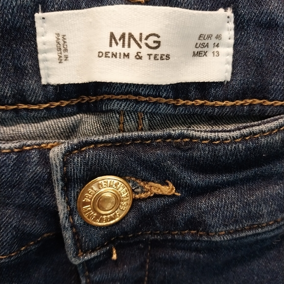 MNG - Distressed Skinny Jeans - Picture 2 of 7
